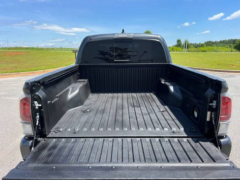 Used 2023 Toyota Tacoma TRD Sport image 9