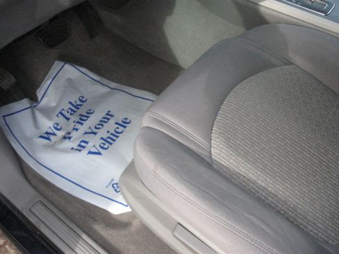 Used 2011 Chevrolet Traverse LS image 9