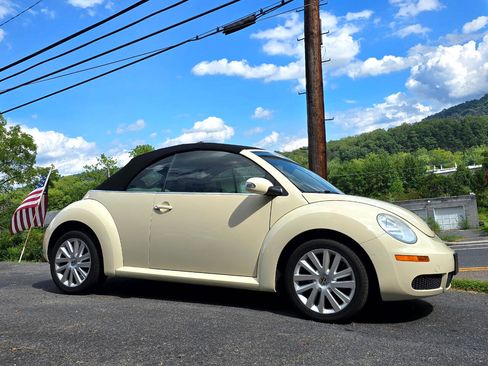 Used 2008 Volkswagen Beetle SE image 5