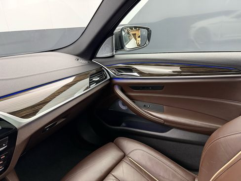 Used 2019 BMW M550i xDrive image 27