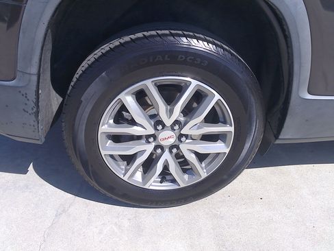 Used 2017 GMC Acadia SLE FWD image 40