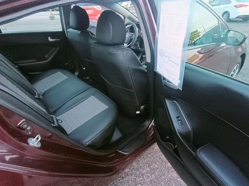 Used 2017 Kia Forte LX image 12