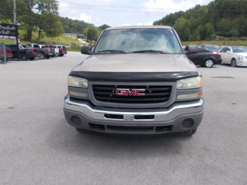 Used 2007 GMC Sierra 1500 4x4 Regular Cab image 2