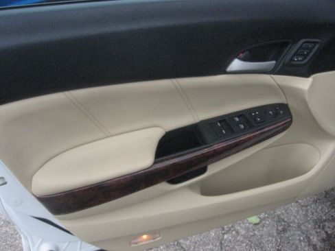 Used 2012 Honda Crosstour EX-L image 8