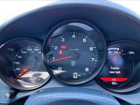 Used 2025 Porsche 718 Cayman RWD image 22