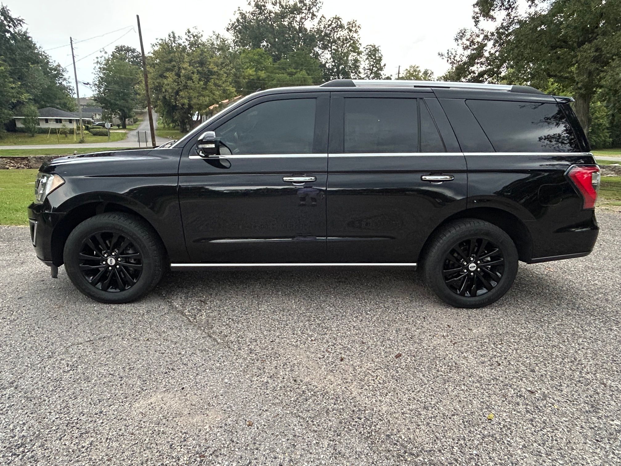 Used 2019 Ford Expedition 4WD Limited image 1