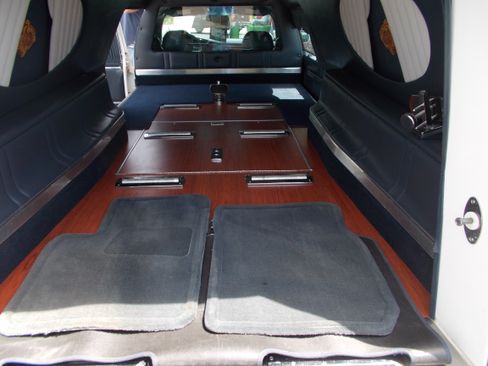 Used 2003 Cadillac De Ville Hearse FWD image 21