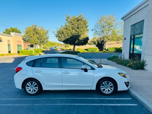 Used 2016 Subaru Impreza 2.0i Premium Hatchback AWD/4WD image 4