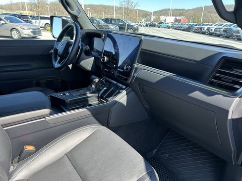 Used 2024 Lexus GX 550 AWD/4WD image 15