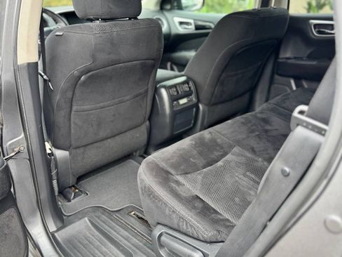 Used 2015 Nissan Pathfinder 4WD image 21
