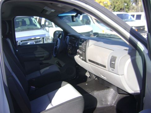 Used 2009 Chevrolet Silverado 2500 W/T image 11