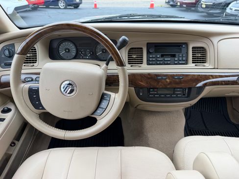 Used 2011 Mercury Grand Marquis LS w/ Premium Package RWD image 13