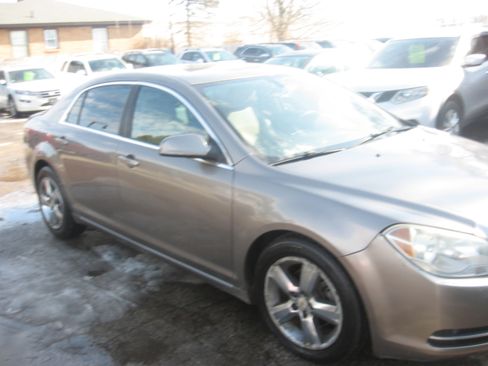 Used 2011 Chevrolet Malibu LT image 3
