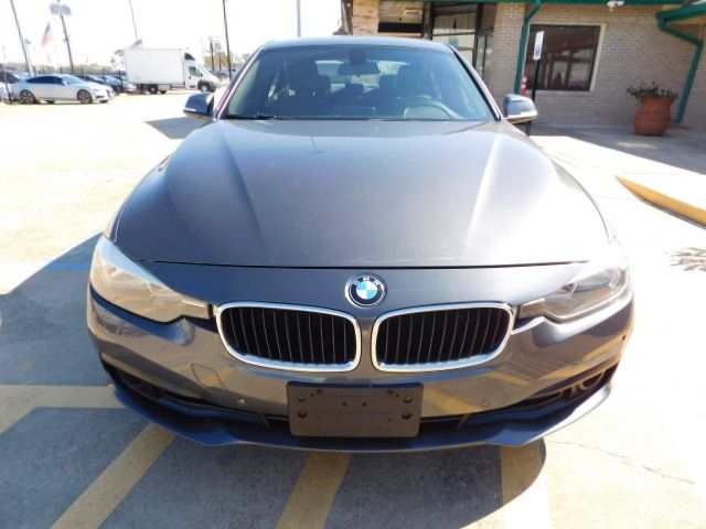 Used 2016 BMW 320i Sedan RWD image 3