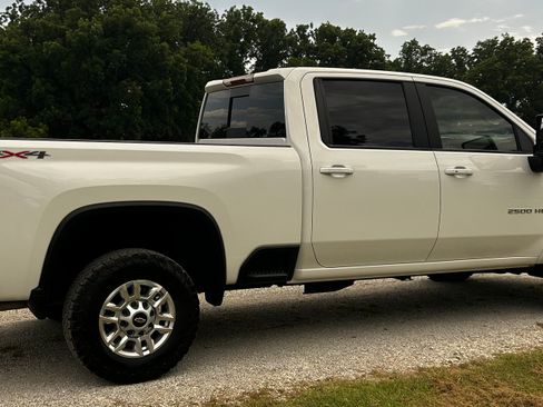Used 2023 Chevrolet Silverado 2500 4x4 Crew Cab LT image 8