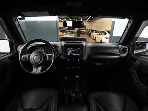 Used 2018 Jeep Wrangler Unlimited Sahara image 29