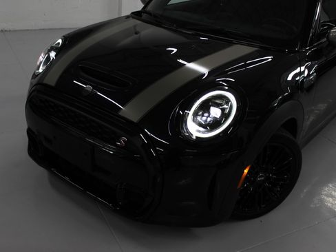 Used 2023 MINI Cooper S 4-Door Hardtop FWD image 3
