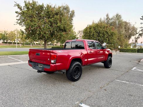 Used 2017 Toyota Tacoma TRD Sport Pickup 4D 6 ft RWD image 11