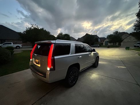 Used 2017 Cadillac Escalade 2WD Platinum image 20