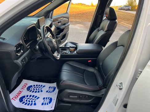 Used 2024 Honda Pilot TrailSport image 13