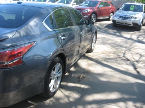Used 2015 Nissan Altima SL FWD image 4