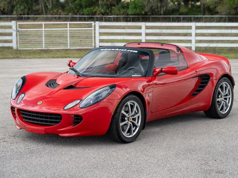 Used 2005 Lotus Elise image 4