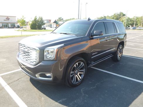 Used 2018 GMC Yukon Denali image 3