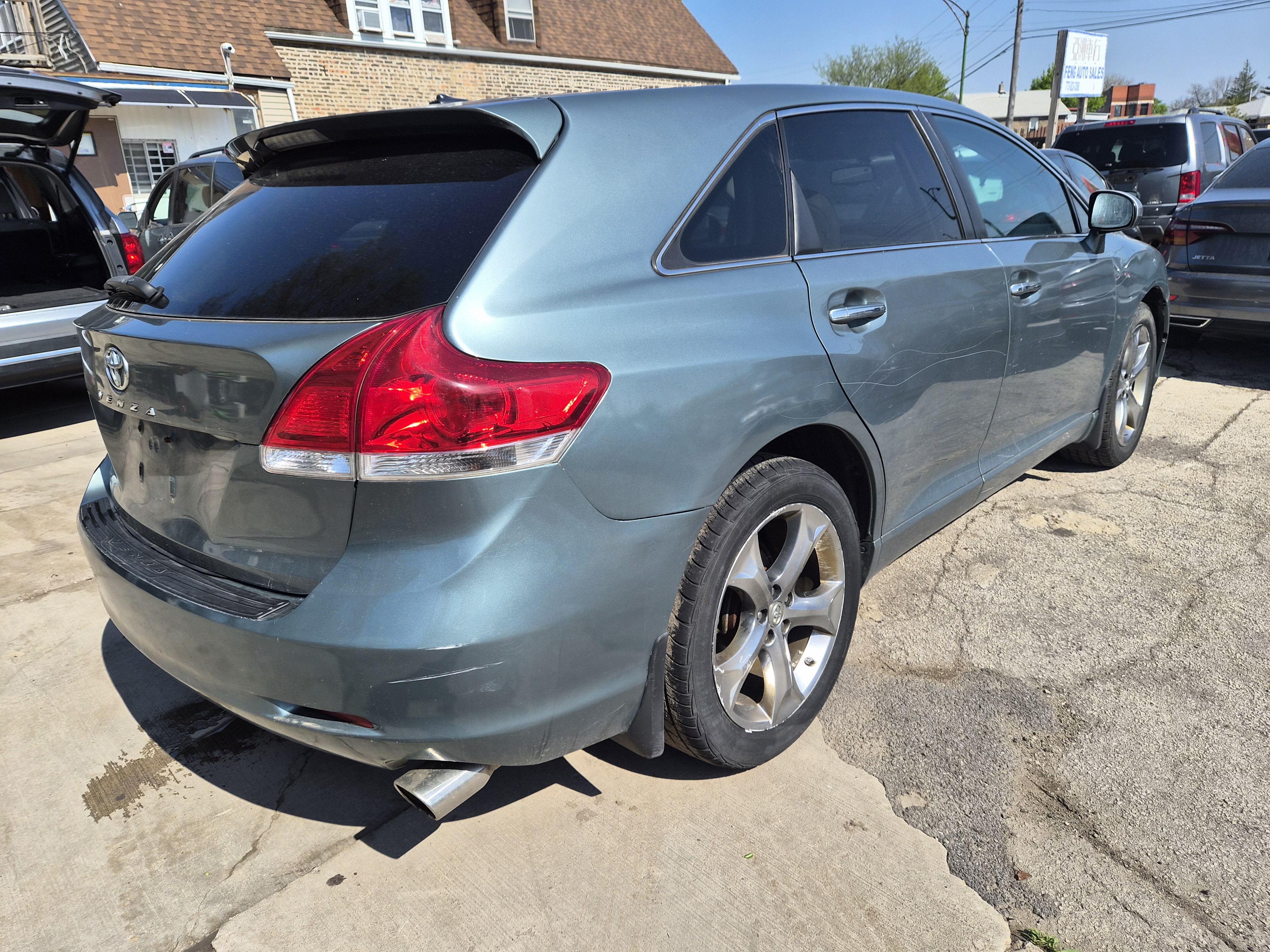 Used 2011 Toyota Venza FWD image 3