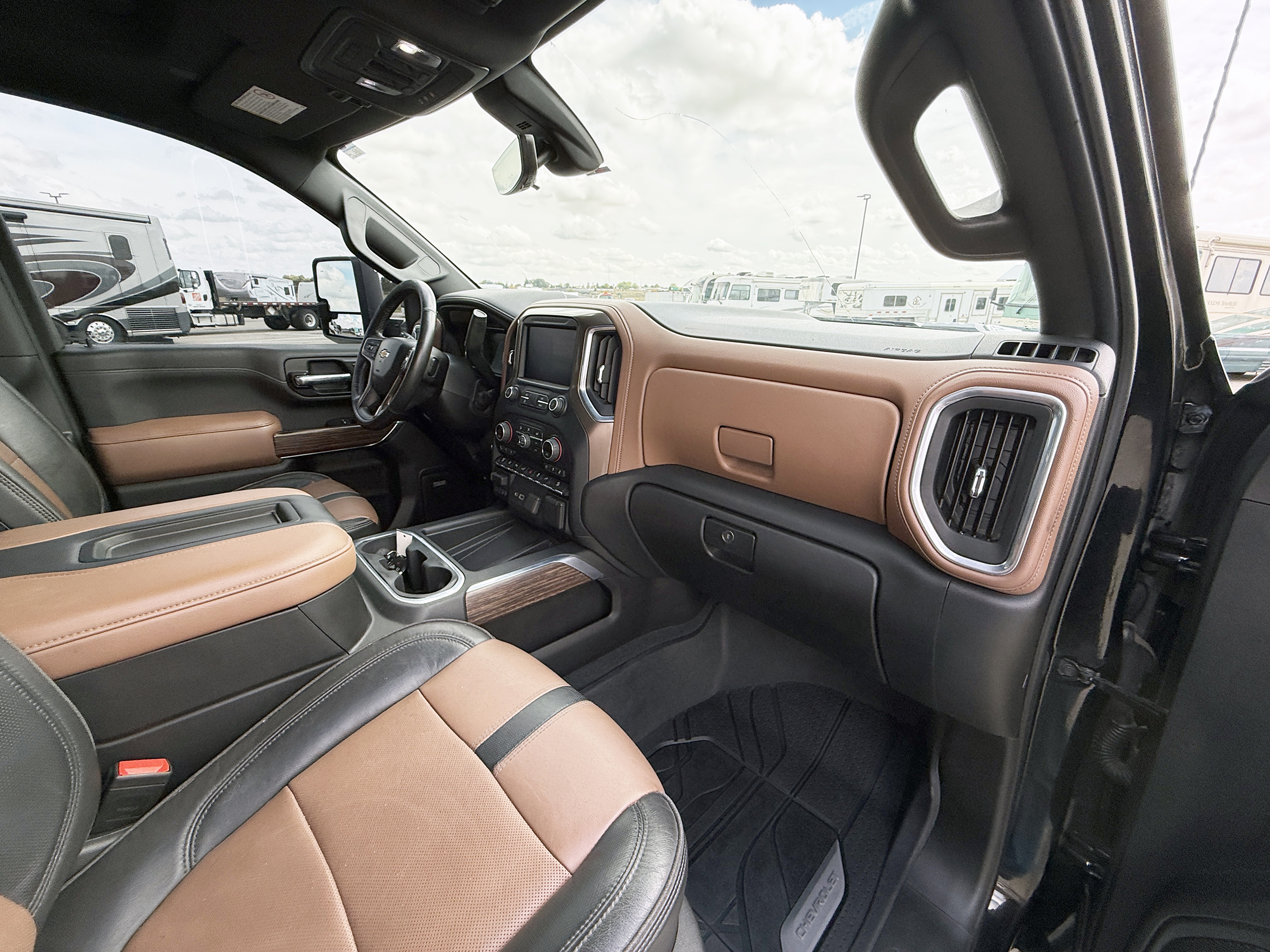 Used 2020 Chevrolet Silverado 3500 4x4 Crew Cab High Country image 12