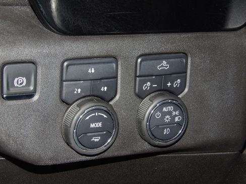Used 2025 Chevrolet Silverado 2500 4x4 Crew Cab LT image 28