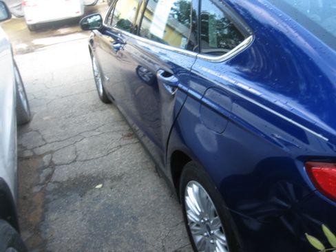 Used 2014 Ford Fusion S Hybrid FWD image 5