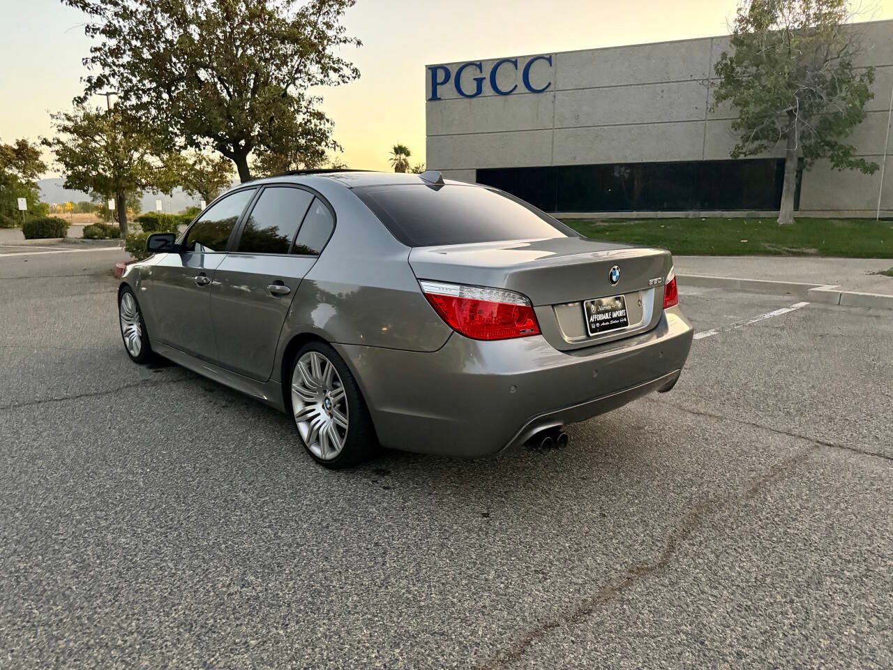 Used 2010 BMW 550i w/ M-Sport Package RWD image 13
