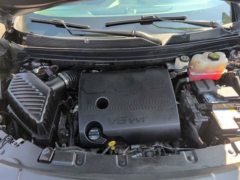 Used 2019 Chevrolet Traverse LT image 18