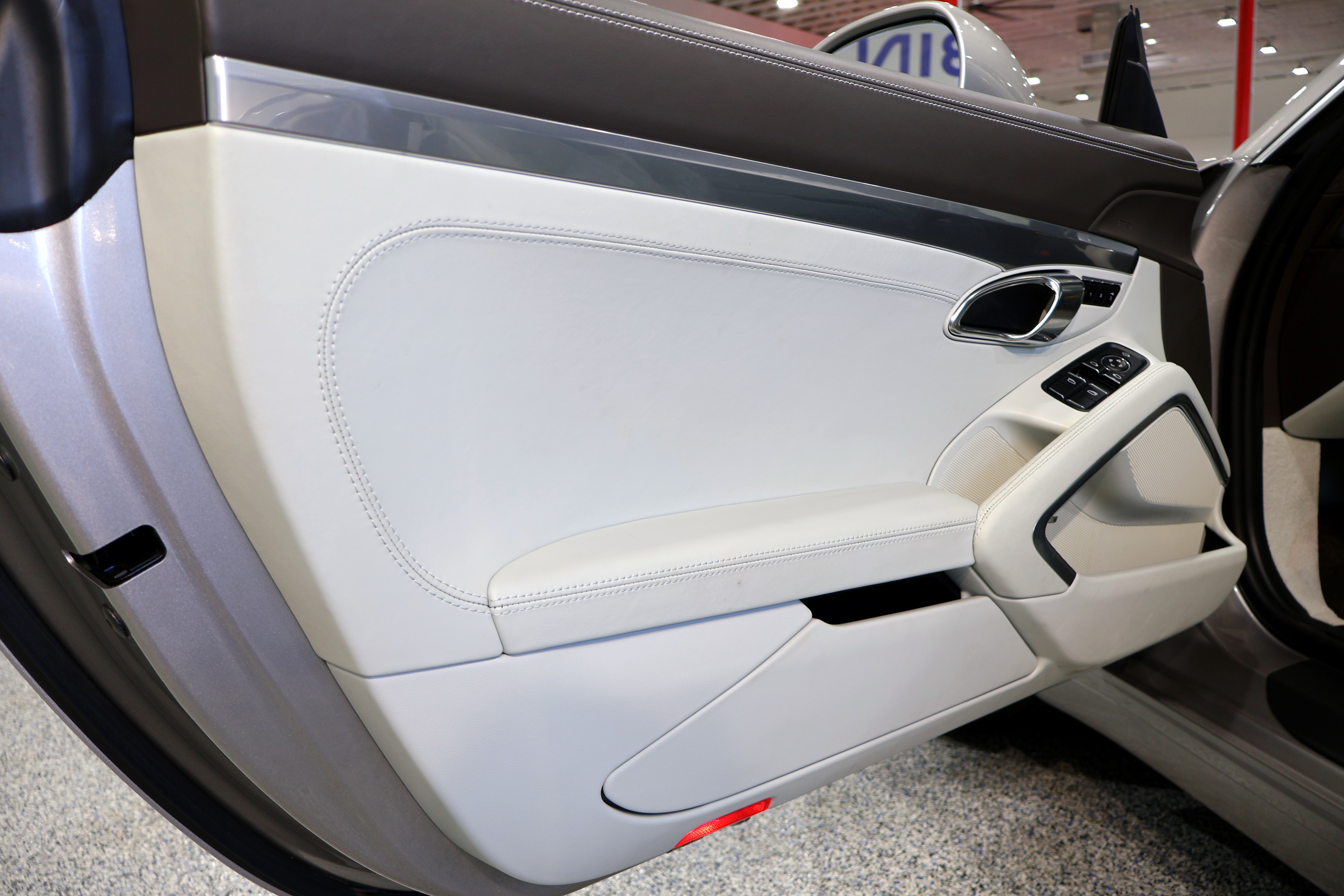 Used 2013 Porsche 911 Carrera RWD image 19
