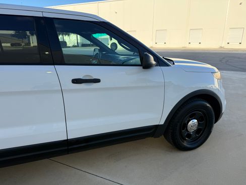 Used 2013 Ford Explorer image 40