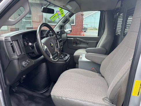 Used 2017 Chevrolet Express 2500 image 8
