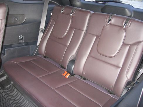 Used 2025 Ford Explorer 4WD Platinum image 8