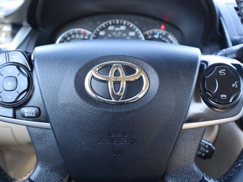 Used 2012 Toyota Camry XLE image 22