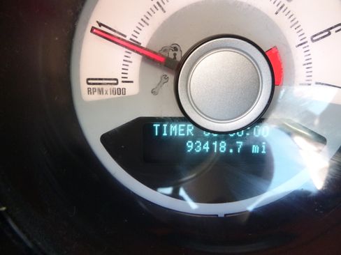 Used 2010 Ford Mustang Premium image 18