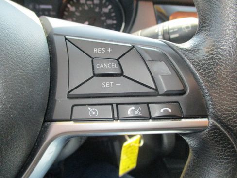 Used 2017 Nissan Rogue Sport S image 29