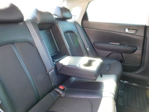 Used 2018 Kia Optima S image 23