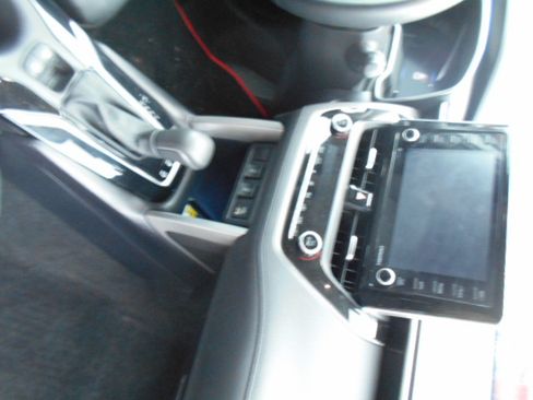 Used 2022 Toyota Corolla Cross XLE image 8