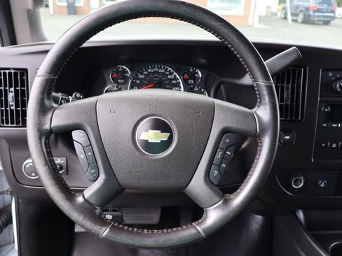 Used 2021 Chevrolet Express 2500 UNAVAIL RWD image 18