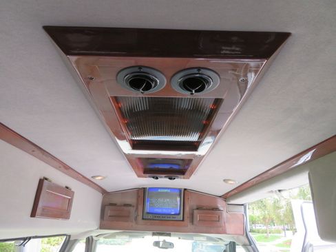 Used 2004 GMC Savana 1500 SLT RWD image 13