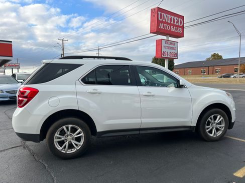 Used 2017 Chevrolet Equinox LT image 1