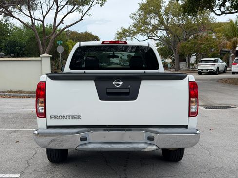 Used 2013 Nissan Frontier S image 4