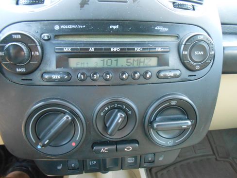 Used 2006 Volkswagen Beetle 2.5 image 16