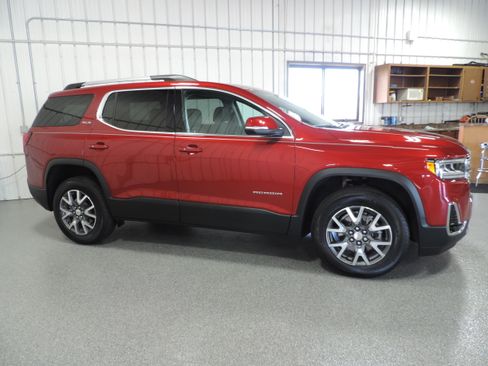 Used 2023 GMC Acadia SLE image 10