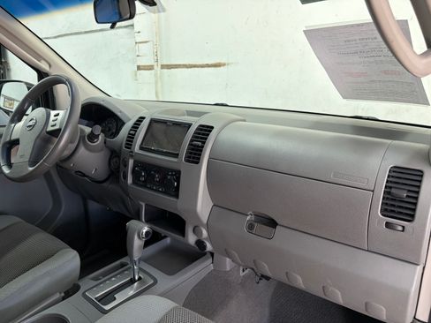 Used 2008 Nissan Frontier 2WD Crew Cab image 13