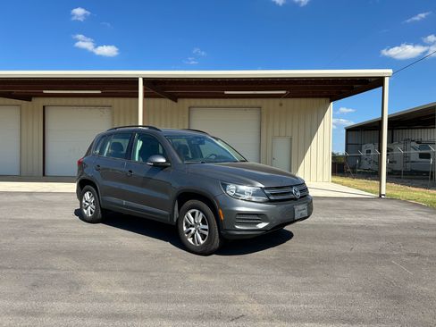 Used 2016 Volkswagen Tiguan FWD image 9
